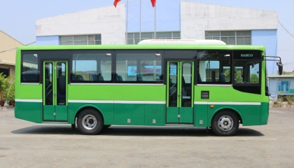 Hai cửa lên xuống rộng rãi